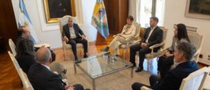 Cornejo se reúne con líderes de una importante minera de cobre y metales críticos